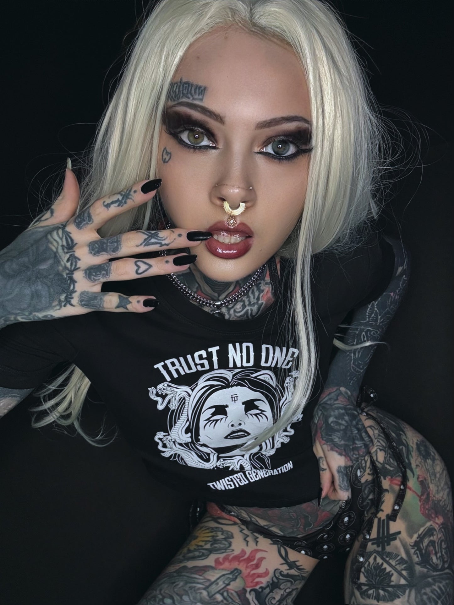 Medusa - Cropped tee - Women's