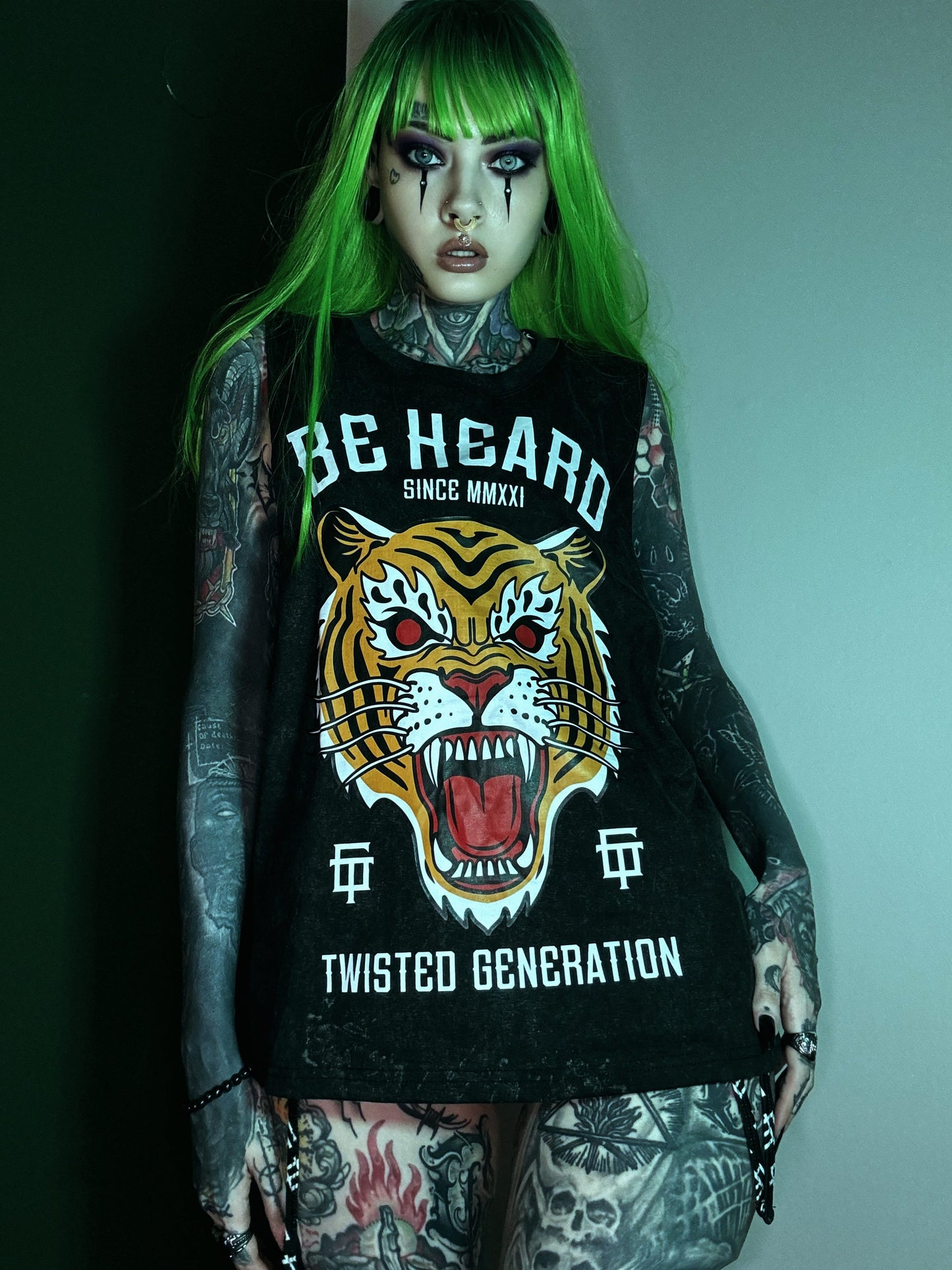 Tiger on acid wash - Drop armhole tank